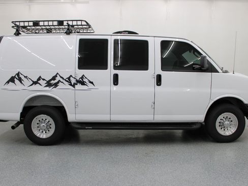 Used 2025 Chevrolet Express 2500 w/ Driver Convenience Package RWD image 2