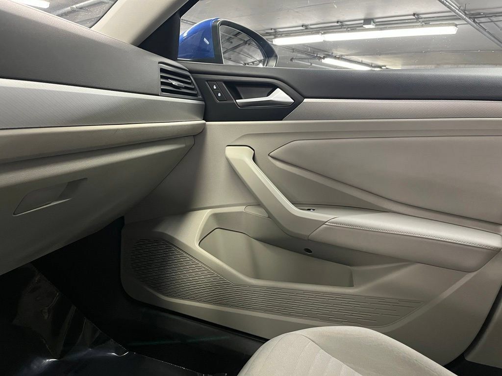 Used 2022 Volkswagen Jetta S FWD image 29