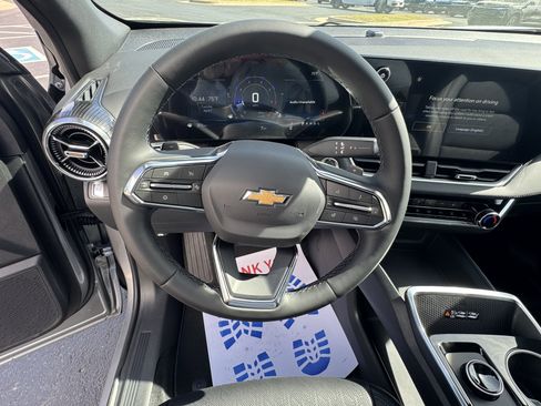 New 2026 Chevrolet Equinox LT image 17