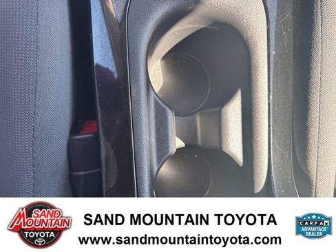 Used 2022 Toyota Corolla LE image 18