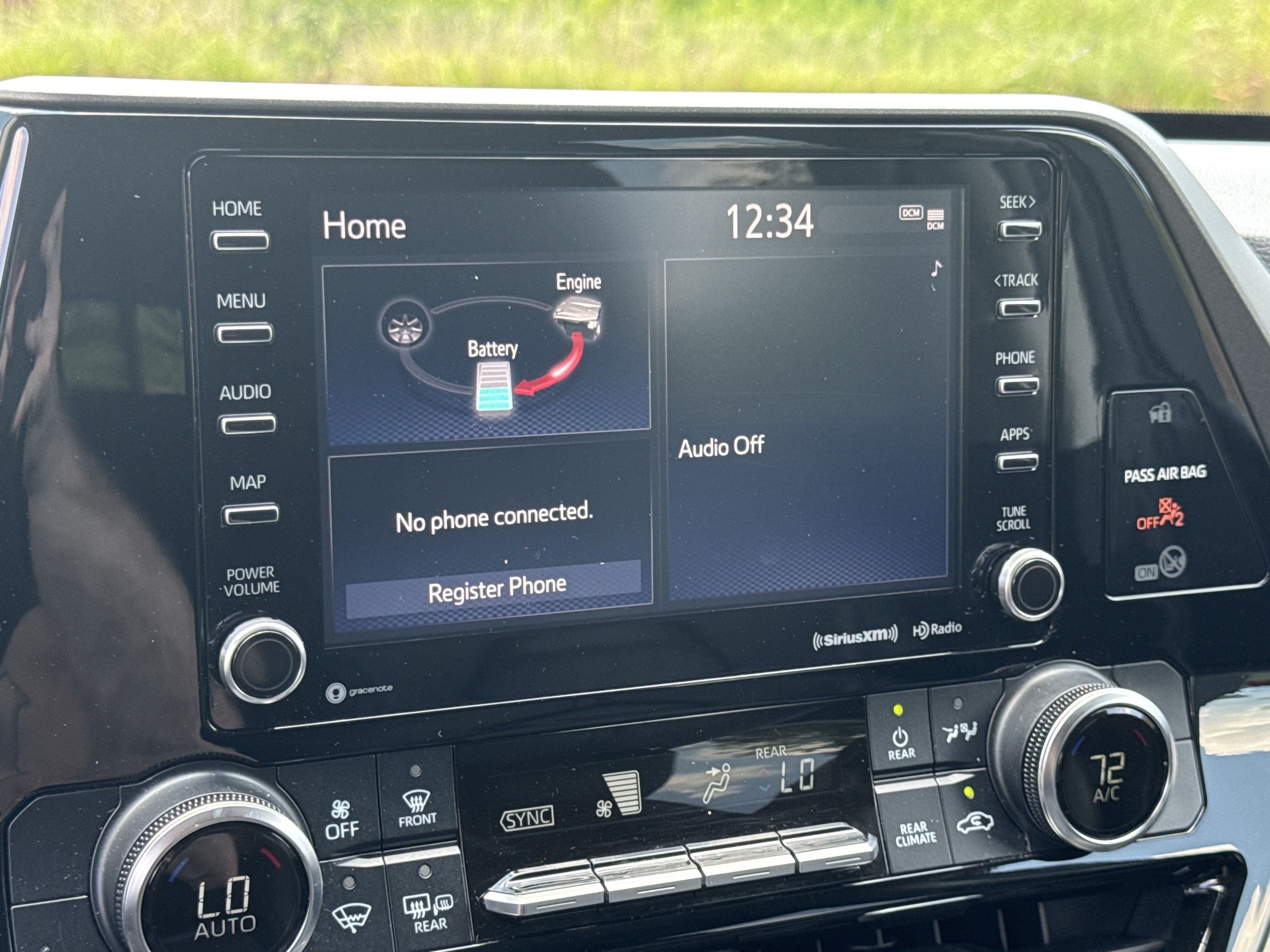 Used 2020 Toyota Highlander LE FWD image 31