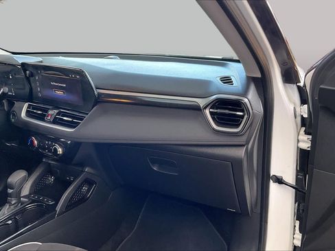 Used 2025 Chevrolet TrailBlazer LT AWD/4WD image 18
