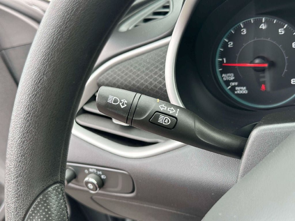 Used 2024 Chevrolet Malibu LT FWD image 25