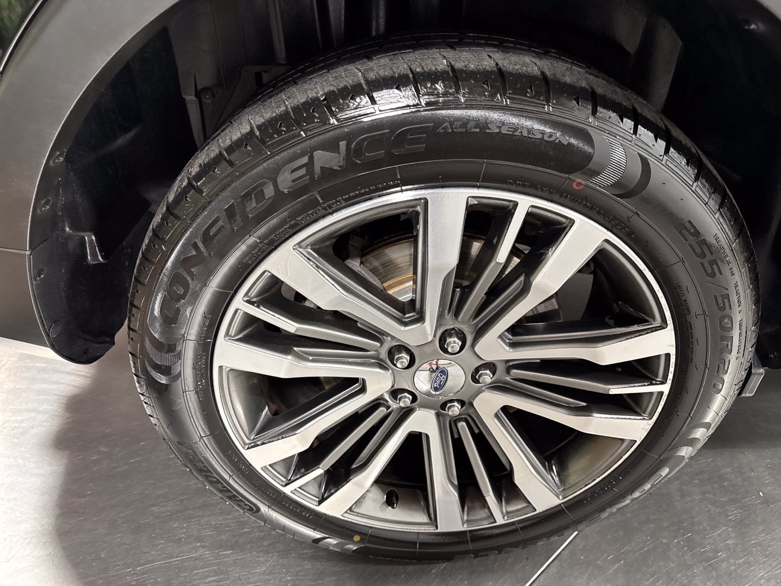 Used 2018 Ford Explorer Platinum AWD/4WD image 13