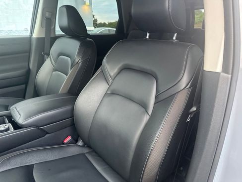Used 2023 Nissan Pathfinder SL w/ SL Premium Package AWD/4WD image 18