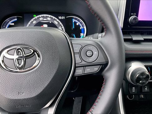Used 2025 Toyota RAV4 SE AWD/4WD image 26