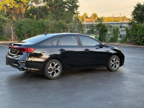 Used 2019 Kia Forte LXS FWD image 6
