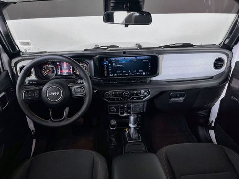 Used 2024 Jeep Wrangler Unlimited Sport AWD/4WD image 11