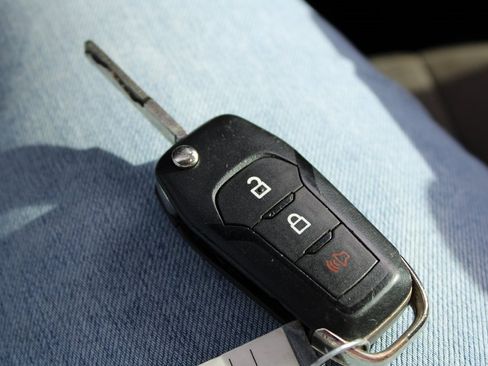 Used 2017 Ford F150 XLT image 24