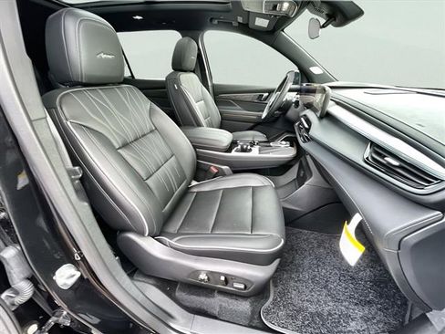 New 2025 Buick Enclave Avenir w/ Super Cruise Package image 29