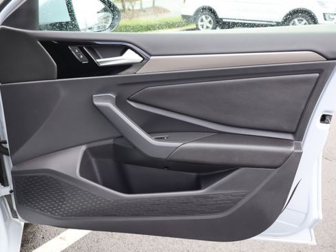 Used 2019 Volkswagen Jetta SEL Premium image 28