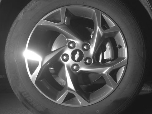 Used 2025 Chevrolet Trax LT FWD image 13