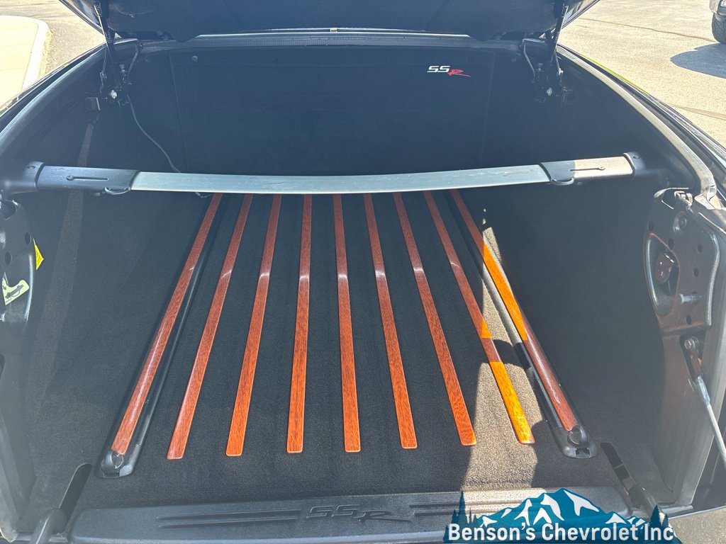 Used 2004 Chevrolet SSR w/ Preferred Equipment Group RWD image 10