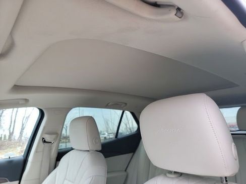 Used 2023 Buick Envision Avenir image 9