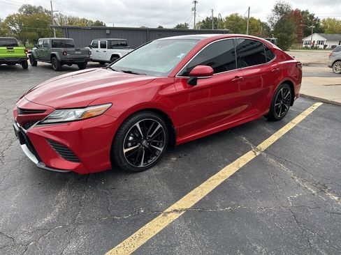 Used 2019 Toyota Camry XSE image 2