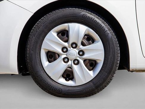 Used 2017 Kia Forte LX FWD image 9