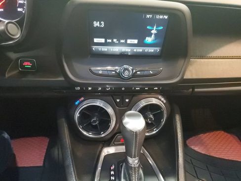 Used 2017 Chevrolet Camaro LT RWD image 19