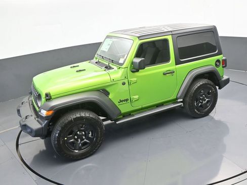 Used 2025 Jeep Wrangler Sport image 37