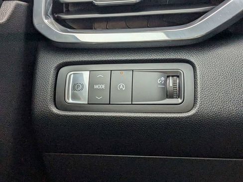 Used 2025 GMC Acadia Elevation FWD image 21
