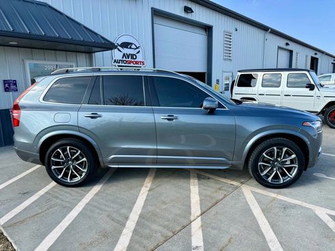 Used 2018 Volvo XC90 T6 Momentum w/ Convenience Package image 9