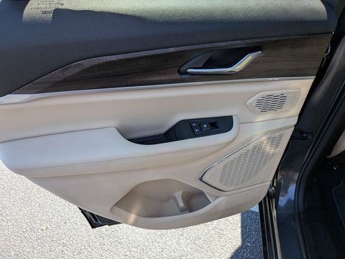 New 2026 Jeep Grand Cherokee Limited w/ Limited Altitude Package RWD image 27