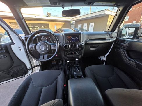 Used 2018 Jeep Wrangler Unlimited Sport S AWD/4WD image 12