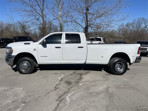 Used 2021 RAM 3500 Tradesman w/ Chrome Appearance Group image 11