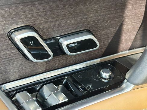 Used 2025 Land Rover Range Rover SE image 26