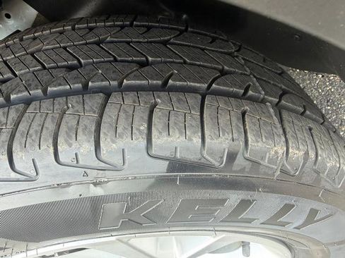 Used 2025 Chevrolet Trax LS w/ LS Convenience Package FWD image 9