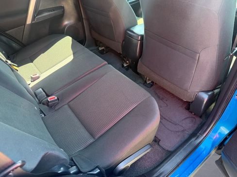 Used 2018 Toyota RAV4 LE image 28