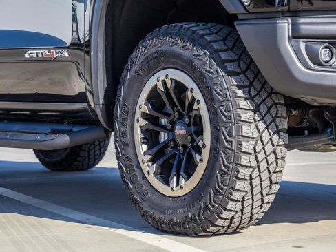 New 2025 GMC Sierra 1500 AT4X image 2