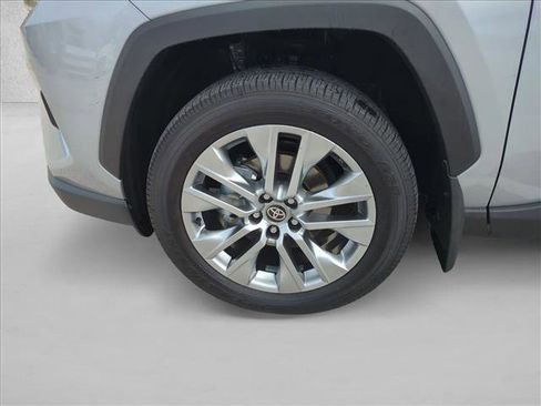 Used 2025 Toyota RAV4 XLE Premium image 24