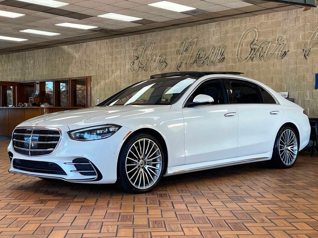 Used 2022 Mercedes-Benz S 500 4MATIC w/ AMG Line Package image 4