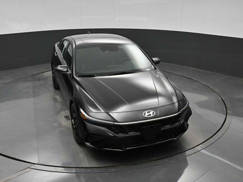 New 2026 Hyundai Elantra SEL Sport FWD image 25