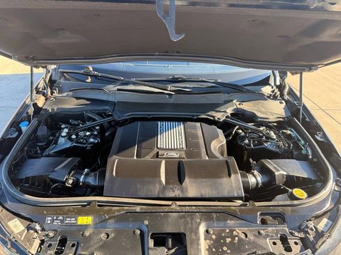 Used 2020 Land Rover Discovery Landmark image 31