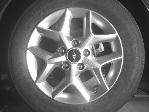 Used 2025 Kia Soul LX w/ LX Technology Package FWD image 14