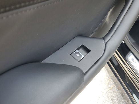 Used 2017 Cadillac CTS V w/ Luxury Package image 17