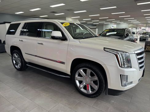 Used 2015 Cadillac Escalade Luxury image 6