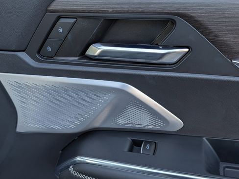 Used 2024 GMC Acadia Denali w/ Super Cruise Package image 25