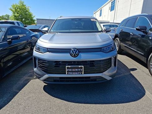 Used 2026 Volkswagen Tiguan SE FWD image 4