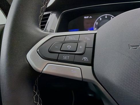 Certified 2023 Volkswagen Tiguan SE w/ Panoramic Sunroof Package image 11