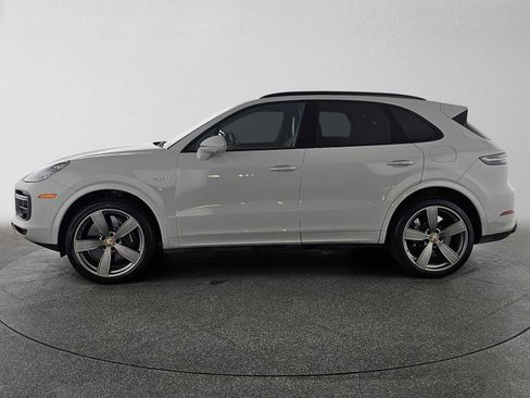 Used 2022 Porsche Cayenne Turbo S w/ Assistance Package AWD/4WD image 6