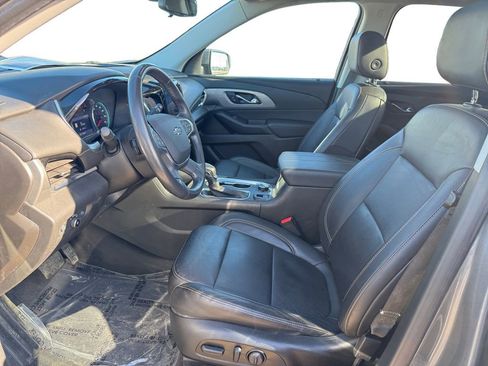 Used 2021 Chevrolet Traverse RS image 4
