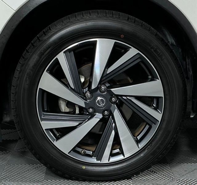 Used 2018 Nissan Murano Platinum FWD image 11