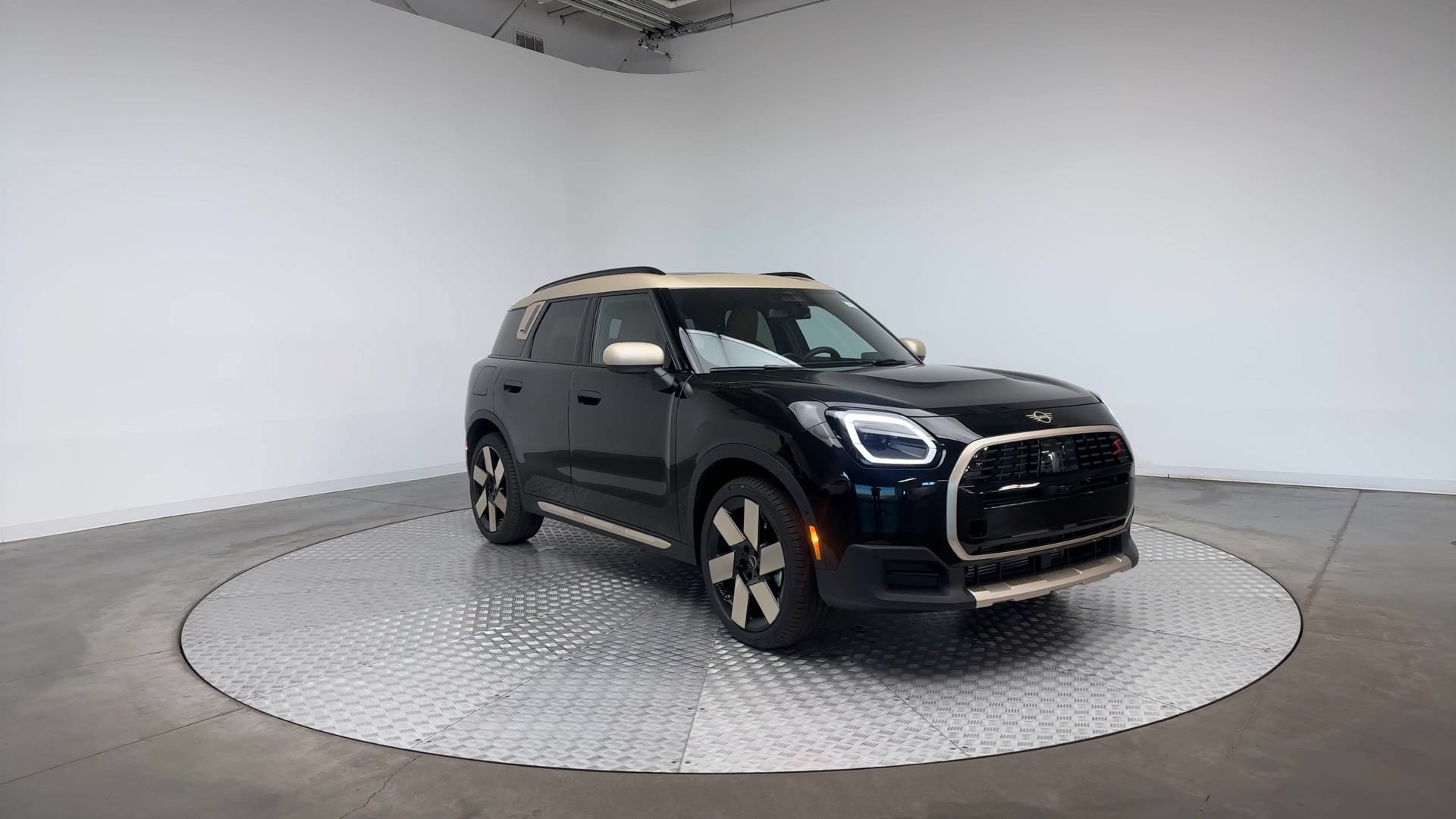 Certified 2026 MINI Cooper Countryman S w/ Comfort Package Max AWD/4WD image 5