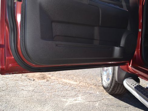 Used 2011 Chevrolet Colorado LT image 23