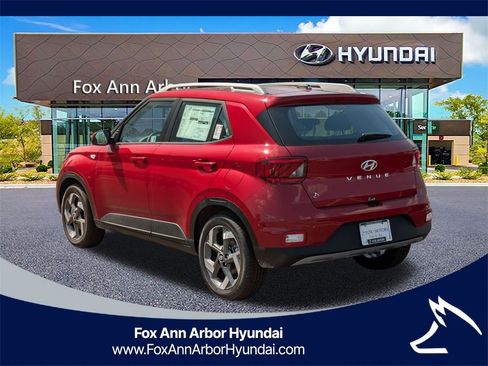 New 2025 Hyundai Venue SEL image 3
