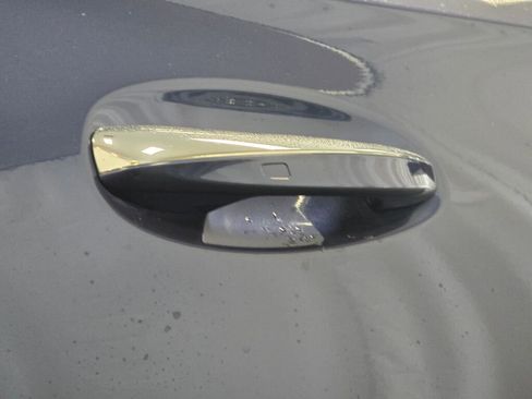 Used 2024 Mercedes-Benz GLE 350 GLE 350 w/ 3rd Row Seat Package image 30