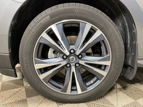 Used 2018 Nissan Pathfinder Platinum w/ Cargo Package image 13