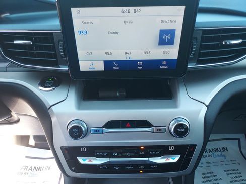 Used 2021 Ford Explorer XLT w/ Equipment Group 202A AWD/4WD image 21